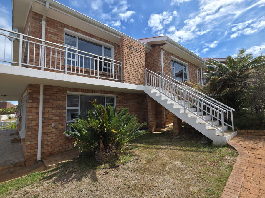 4 Bedroom Property for Sale in Noorsekloof Eastern Cape